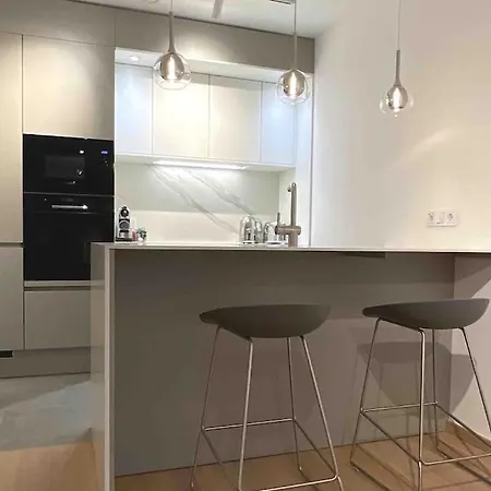 Appartamento Kirchberg - High End 1 Bedroom With Terrace & Parking Lussemburgo